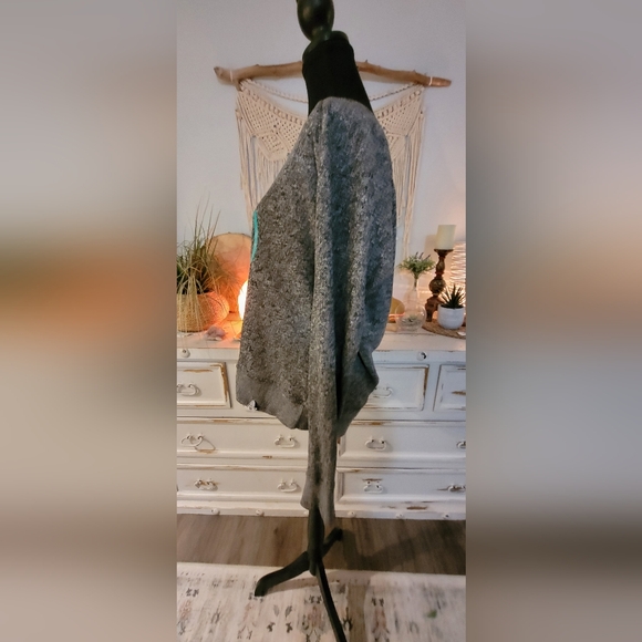 #064 Ten Tree Apparel Cropped Off shoulder Sweatshirt - Picture 2 of 3